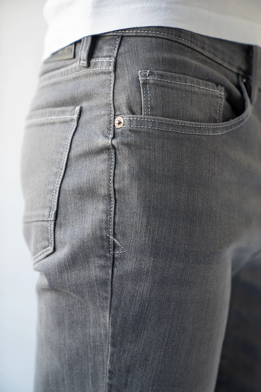 Devil Dog Tar River Slim Jean