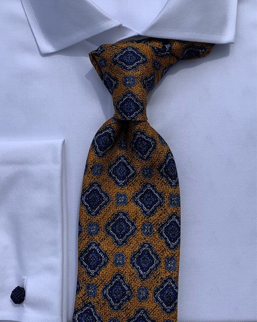 Geoff Nicholson Hamstead Collection Tie Made in Italy Yellow and Blue Medallion